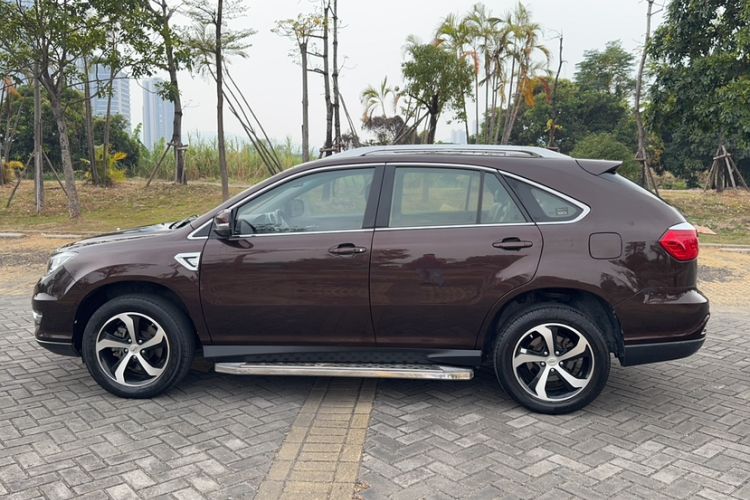 Used BYD S7 2015 2.0T Automatic Prestige Model
