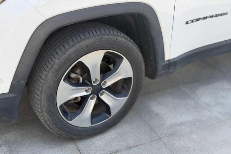 Used Jeep Compass 2017 200T Automatic Prestige Four-Wheel Drive Edition
