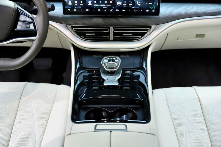 Used Denza D9 2024 DM-i 980 Four-Wheel Drive Prestige Model