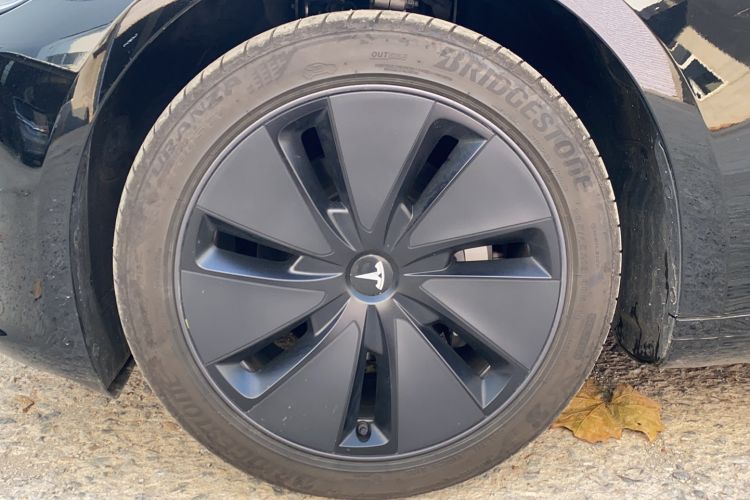 Used Tesla Model 3 2025 Rear-Wheel-Drive Version
