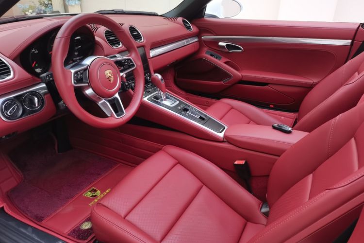 Used Porsche 718 2022 Boxster 2.0T Interior 3