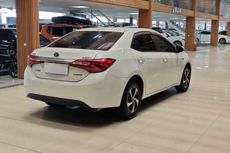 Used Toyota Levin 2017 Revised Dual-Engine 1.8H GS E-CVT Elite Sunroof Version China V Standard