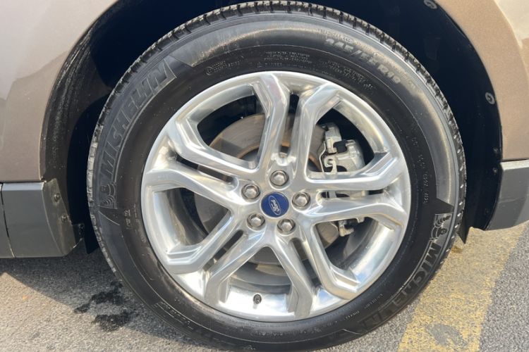 Used Ford Edge 2015 2.0T GTDi Two-Wheel-Drive High-Line Version