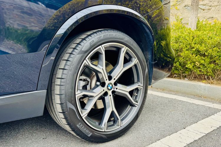 Used BMW X5 2022 xDrive 40Li M Sport Package
