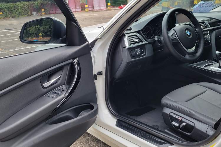 Used BMW 3 Series 2017 320Li Fashion Model
