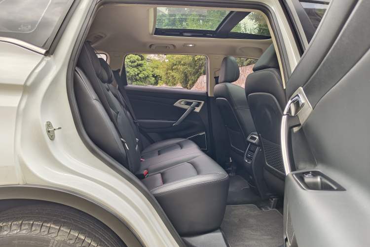 Used Geely Auto Emgrand X7 Sport 2018 1.8TD Automatic Two-Wheel Drive Smart Connect 4G Internet Edition Interior 3