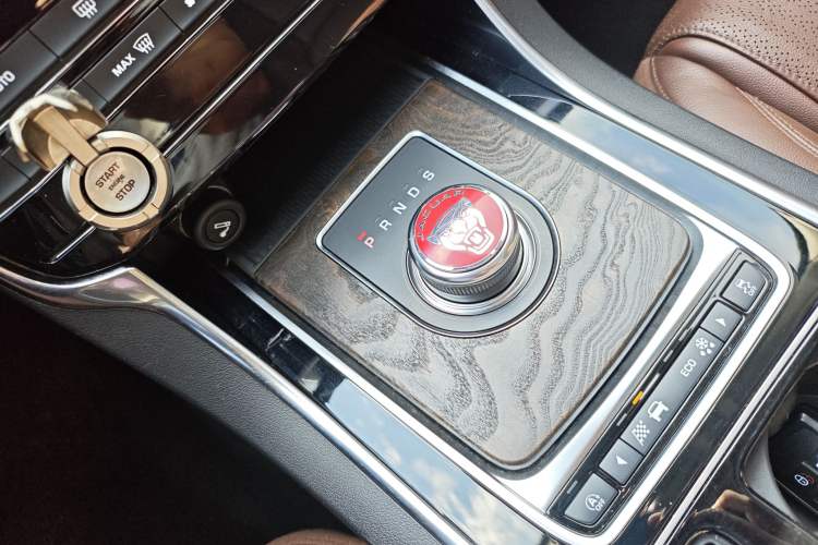 Used Jaguar XFL 2018 XFL 2.0T 250 PS Premium Edition