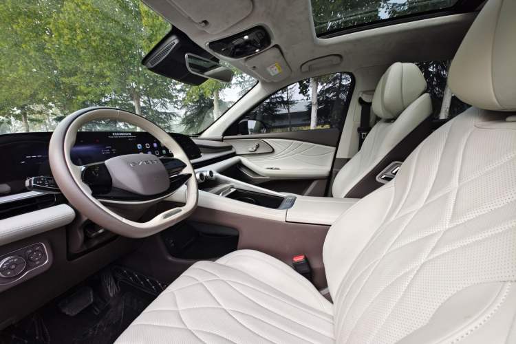 Used EXEED Stellar C-DM 2024 1.5T Long-Range Pro
