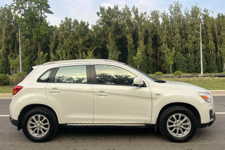 Used Mitsubishi ASX 2013 2.0L Manual Two-Wheel Drive Comfort Edition Exterior 2