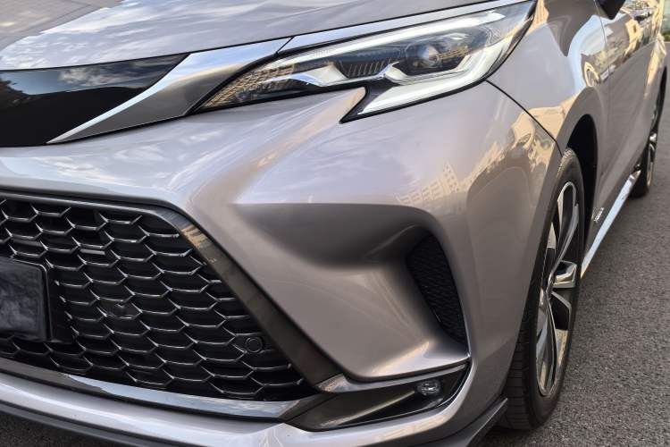 Used Toyota Granvia 2022 2.5L Hybrid Prestige Edition