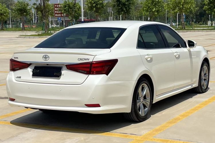 Used Toyota Crown 2015 2.5L Standard Edition Exterior 4