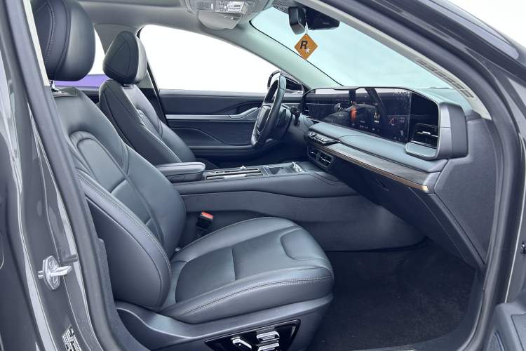 Used Lincoln Z 2022 iXiang Luxury Edition Interior 3