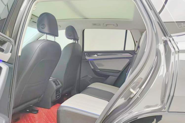 Used Volkswagen Tayron GTE Plug-in Hybrid 2023 280TSI Luxury Plus Advanced Edition Interior 2