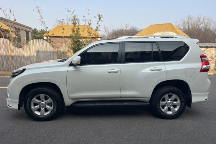 Used Toyota Prado 2015 2.7L Automatic Standard Edition Exterior 5