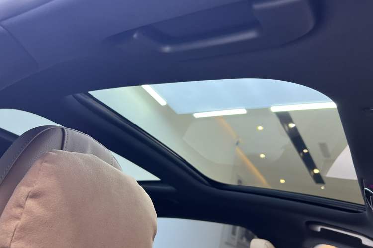 Used Mercedes-Benz E-Class 2025 E 260 L