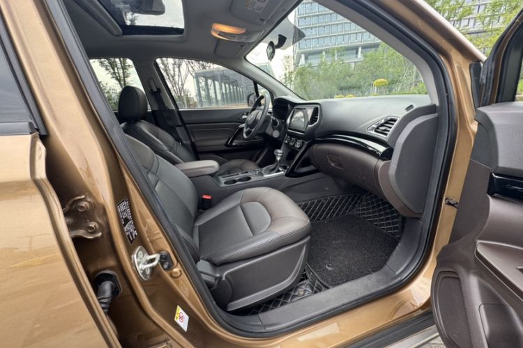 Used GAC Trumpchi GS4 2017 235T Automatic Two-Wheel Drive Elite Edition Right Front Seat