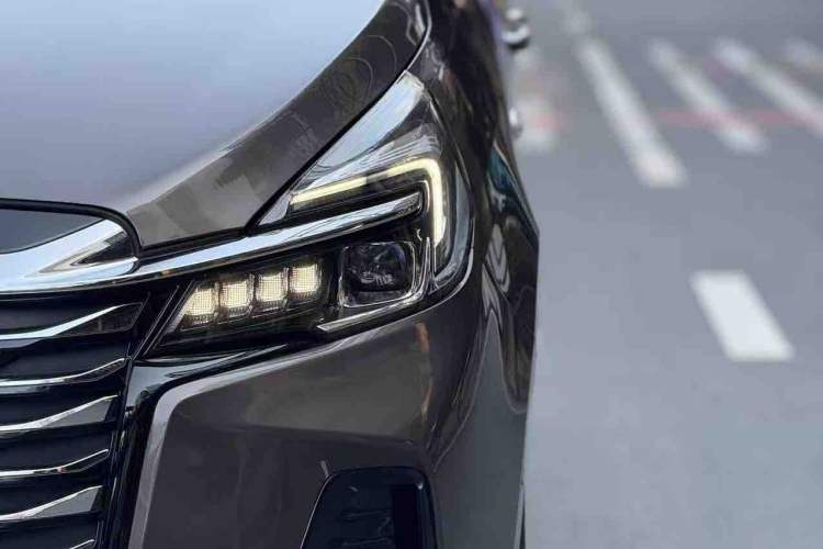 Used Buick GL8 2023 Land Business Class Smart Deluxe Model