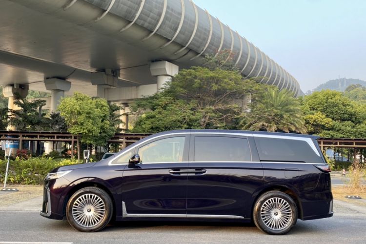 Used VOYAH Dream 2025 PHEV Four-Wheel-Drive Flagship Kunpeng Edition