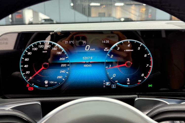 Used Mercedes-Benz GLB 2023 Refreshed GLB 200 Dynamic Edition Odometer Close Up