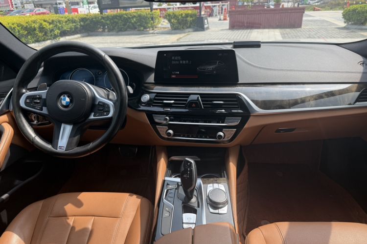 Used BMW 5 Series 2018 Restyled 530Li Leading Edition M Sport Package
