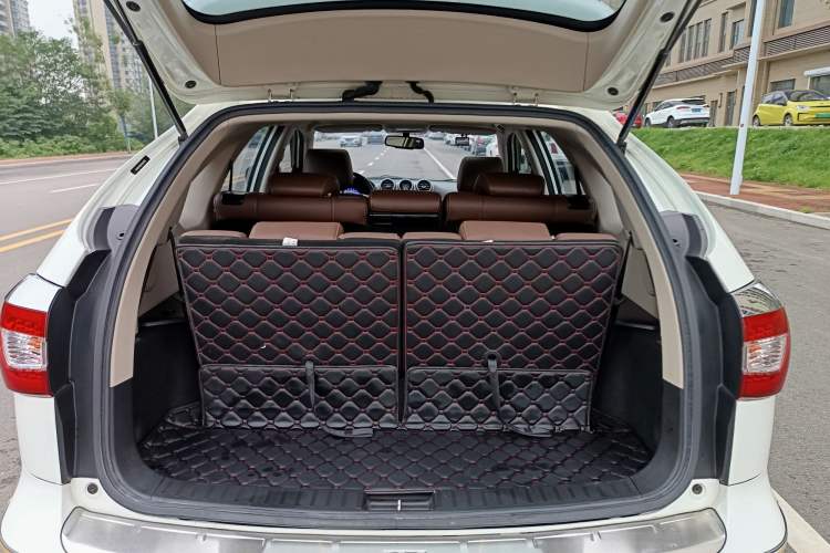 Used BYD S7 2015 2.0T Upgraded Automatic Luxury Version Trunk