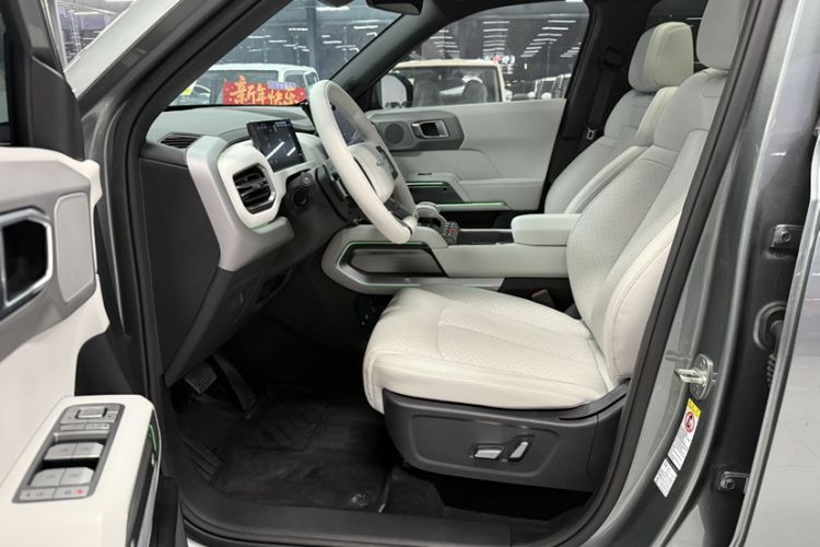 Used Formula Leopard Titanium 3 2025 501 km All-Wheel Drive Intelligent Driving Max Edition