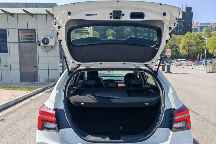 Used Geely Auto Vision S1 2018 1.5L CVT FENGXING Model Trunk