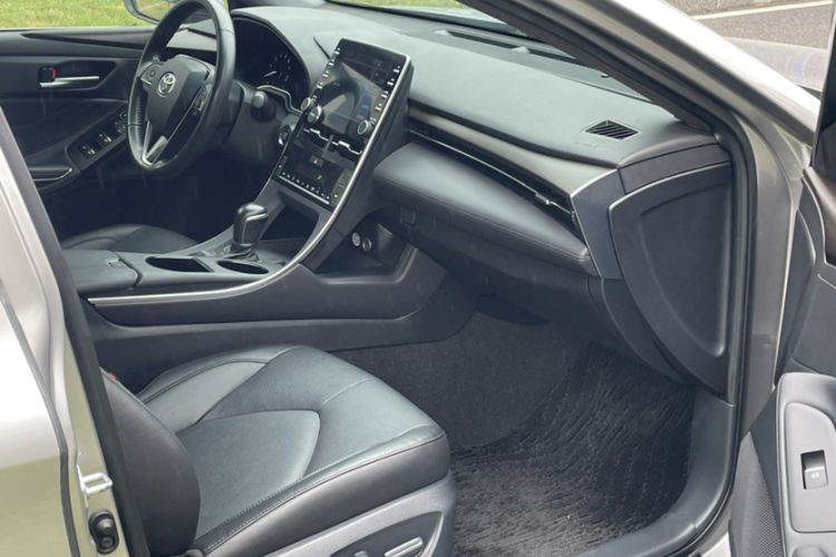 Used Toyota Avalon 2019 2.0L Luxury Edition China VI Standard Right Front Seat