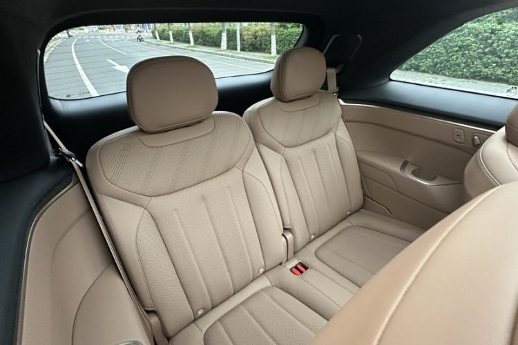 Used ONVO Luxeed L90 2025 Model—Max Six-Seater Version Interior 5