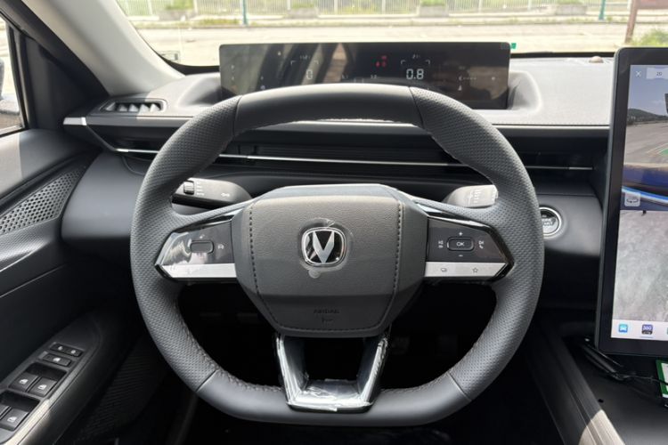 Used CHANGAN Eado 2025 Blue Whale 1.5T 500Bar Prestige Model Steering Wheel