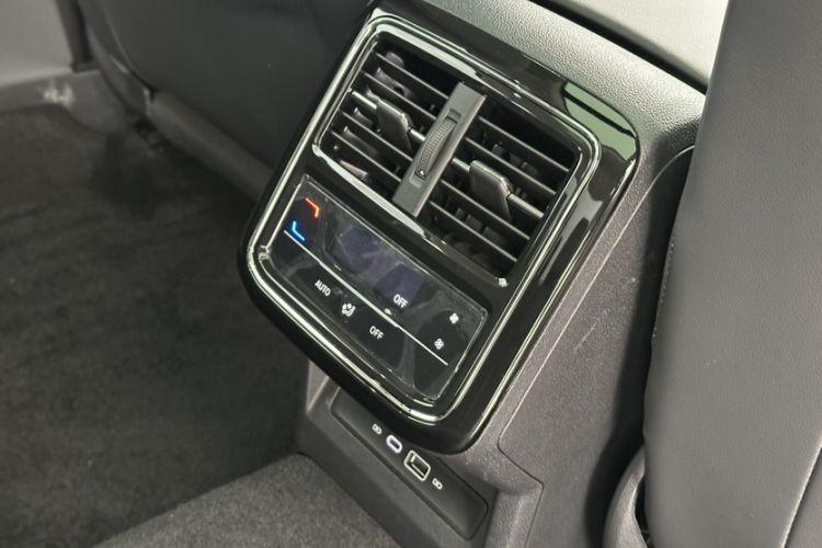 Used Volkswagen Passat New Energy 2023 430 PHEV Hybrid Luxury Edition Interior 2