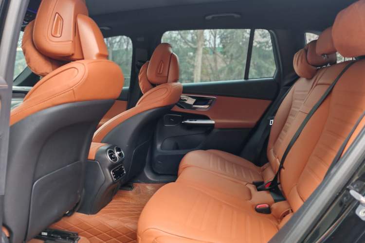 Used Mercedes-Benz GLC 2023 Facelift GLC 260 L 4MATIC Dynamic Version 5 Seats