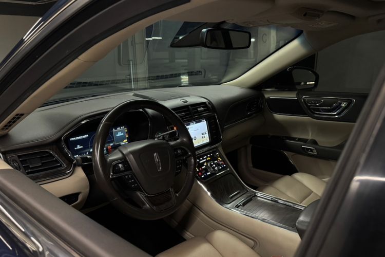 Used Lincoln Continental 2017 2.0T Two-Wheel Drive Deluxe Edition Interior 7