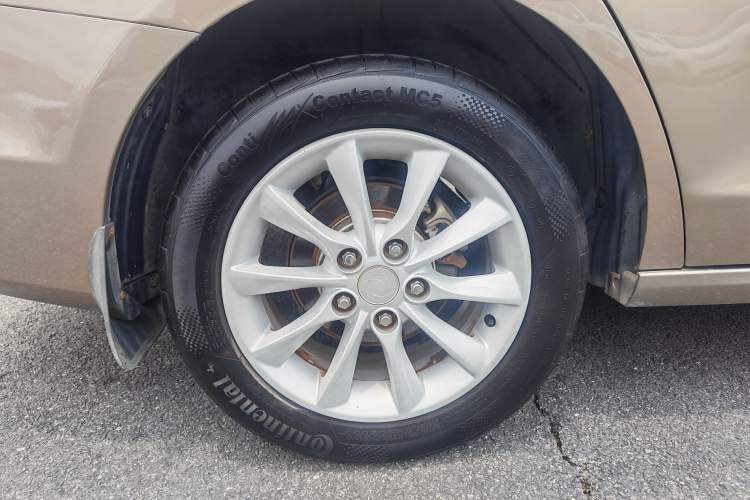 Used FORTHING Joyear S50 2014 1.6L CVT Luxury Model Exterior 9