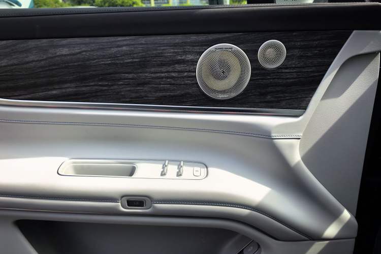 Used Hima AITO M9 2025 All-Electric Ultra Version 100 kWh 5-Seater Model
