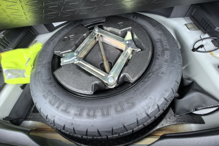 Used Toyota RAV4 2024 Dual-Motor 2.5L E-CVT Two-Wheel Drive Elite Plus Edition Interior 2