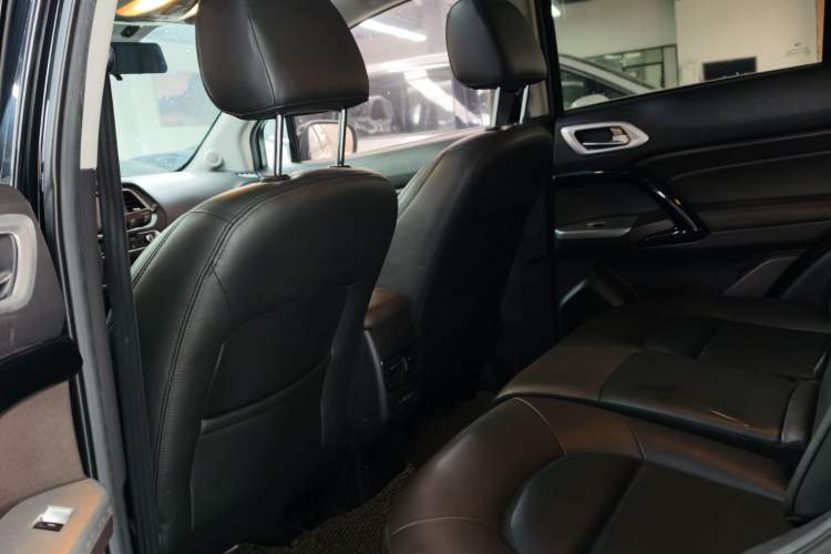 Used GAC Trumpchi GS4 2017 235T Automatic Two-Wheel Drive Luxury Smart Connectivity Version Interior 3