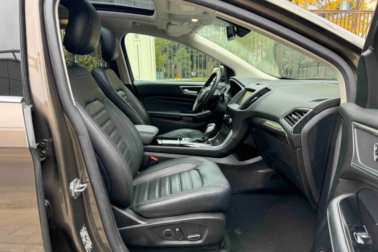 Used Ford Edge 2015 2.0T GTDi Two-Wheel-Drive High-Line Version