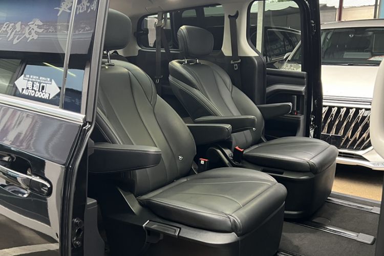 Used SAIC MAXUS G20 2023 Facelifted PLUS 2.0T Gasoline Automatic Luxury Edition