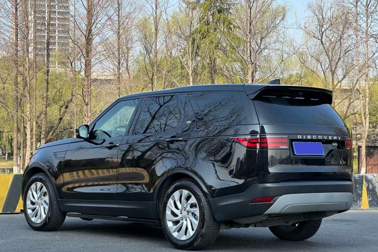 Used Land Rover Discovery 2023 300PS S