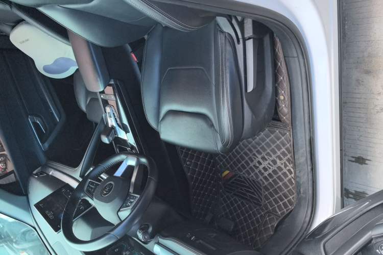 Used BYD Song Pro 2019 1.5T Automatic Luxury Model Interior 1