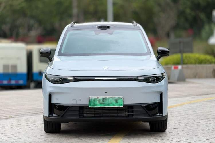 Used Leapmotor C16 2026 Extended-Range 280 LiDAR Zhizun Edition 6 Seats Exterior 2