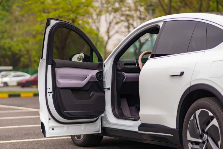 Used Nio EC6 2024 75 kWh Exterior 7