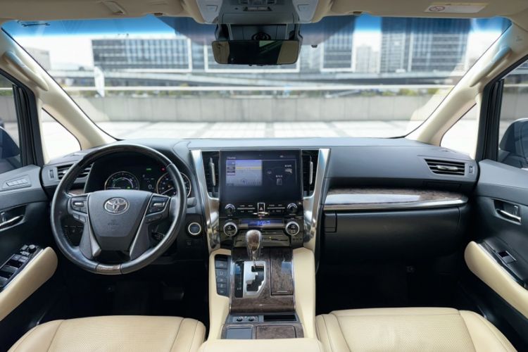 Used Toyota Vellfire 2021 Crown Dual-Engine 2.5L HV Supreme Edition Interior 3