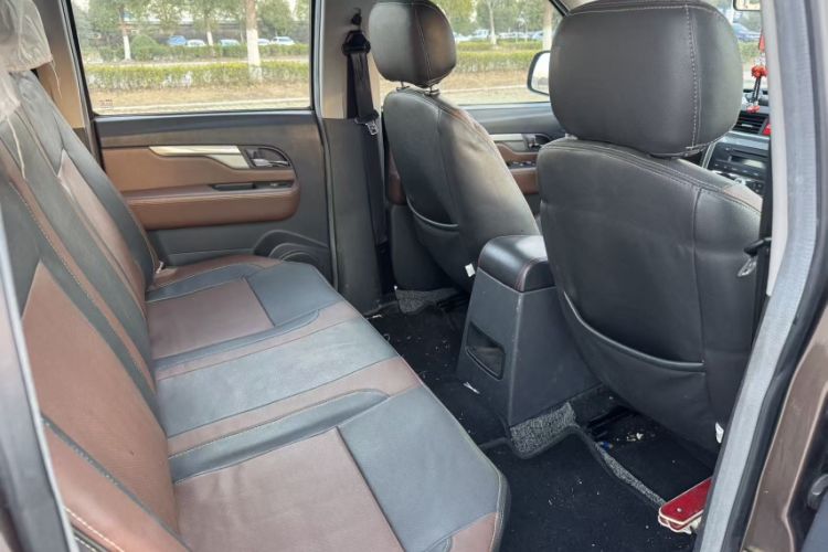 Used JAC V7 2018 2.0T Two-Wheel-Drive Comfort Version with Long Wheelbase D19TCIE13