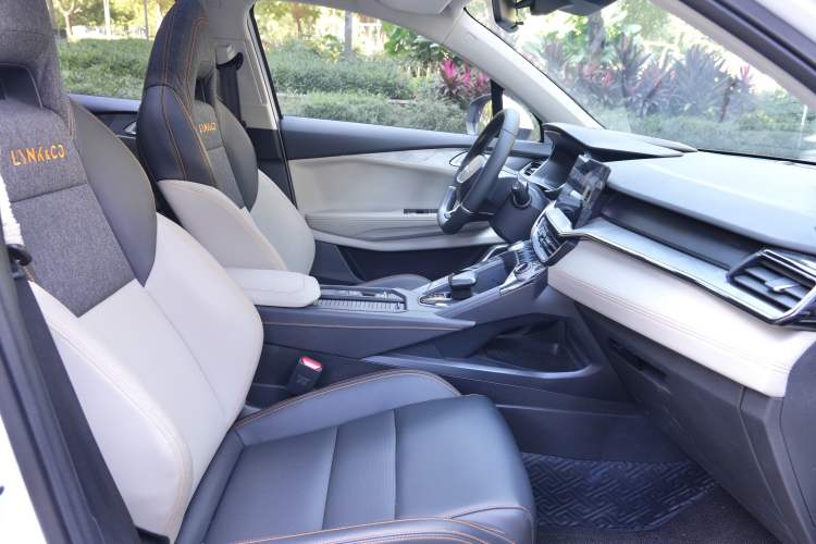 Used Lynk & Co 06 EM-P 2022 PHEV 84 km Range Pro Version Interior 5