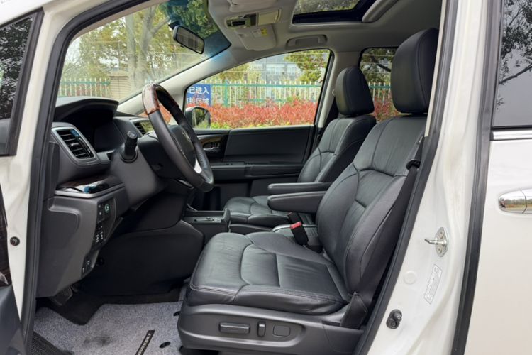 Used Honda Odyssey 2018 2.4L Smart Edition Interior 8