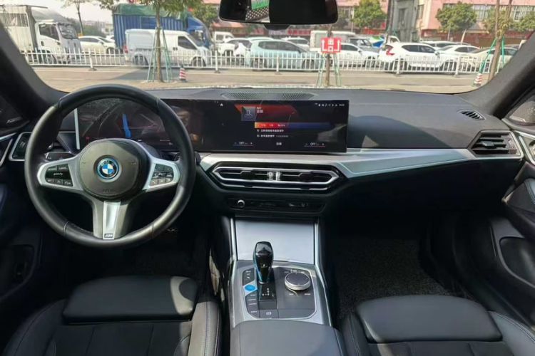 Used BMW i4 2022 eDrive40
