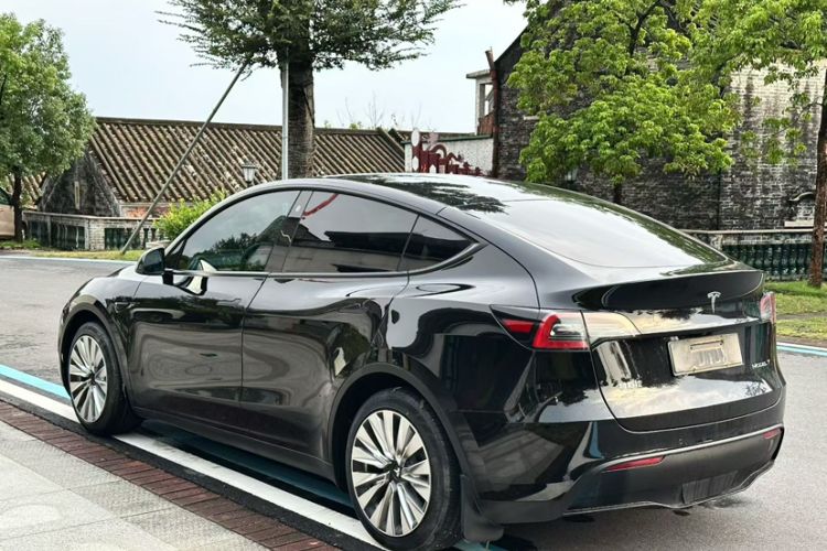 Used Tesla Model Y 2021 Standard Range Rear-Wheel Drive Version
