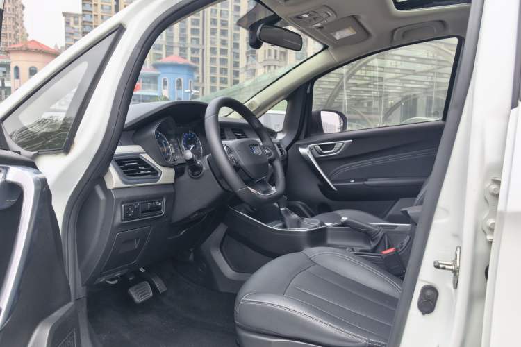 Used Geely Auto Vision X3 2020 1.5L CVT Luxury Model Interior 1